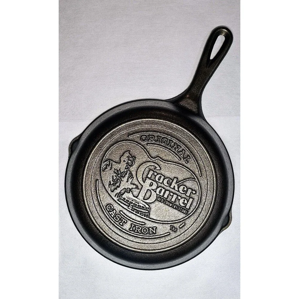 Cracker Barrel Cast Iron Skillet 8 inch Seasoned double pour great condition